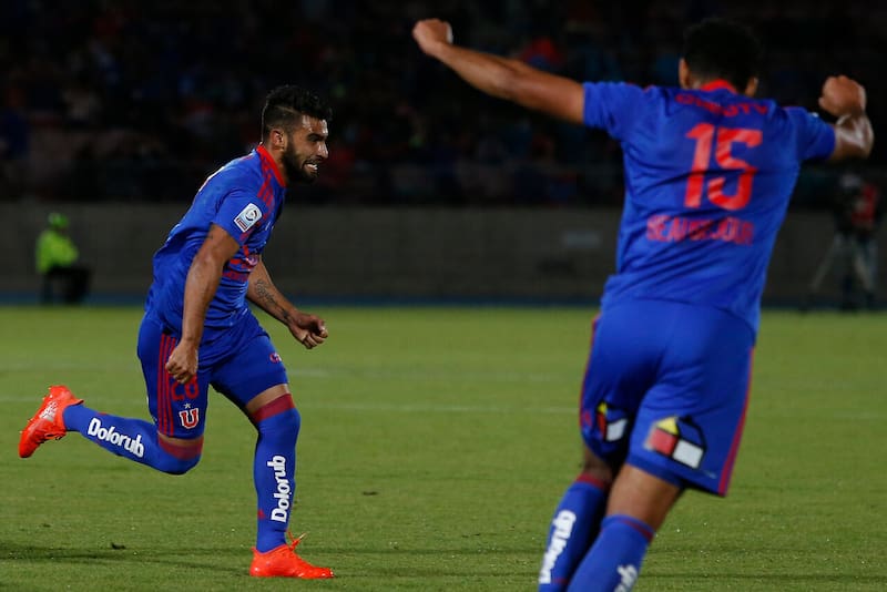 El delantero argentino en su paso por la U. Foto: Agencia Aton.