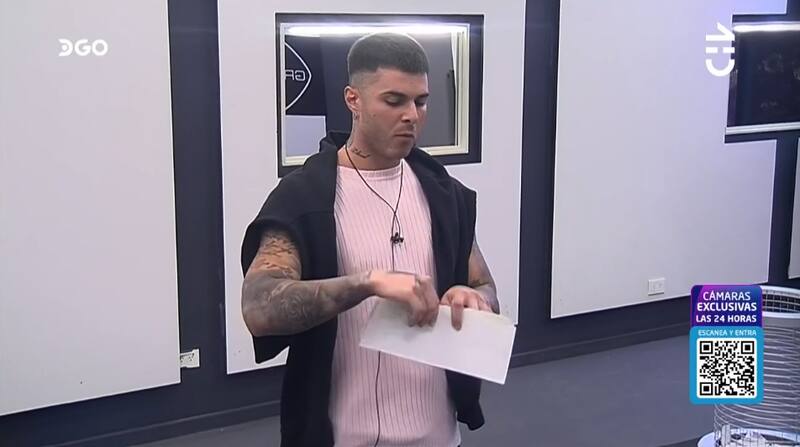 Manuel Napoli votó por Carlyn Romero en la dinámica.