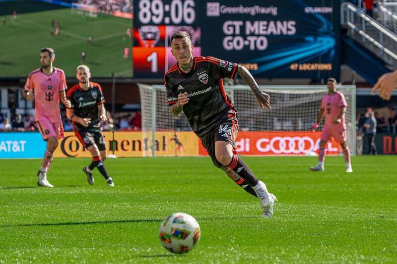 jugó apenas 12 minutos en la derrota de DC United.