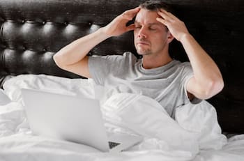 Esto es lo que tienes que hacer antes de dormir para disminuir el estrés, según estudio