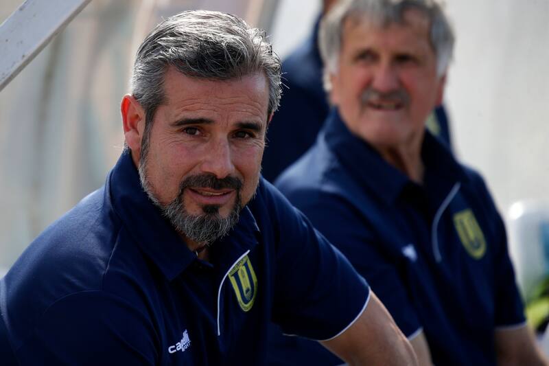 El entrenador de Universidad de Concepción anunció que negocian con jugadores de clase A para sumar a la plantilla.