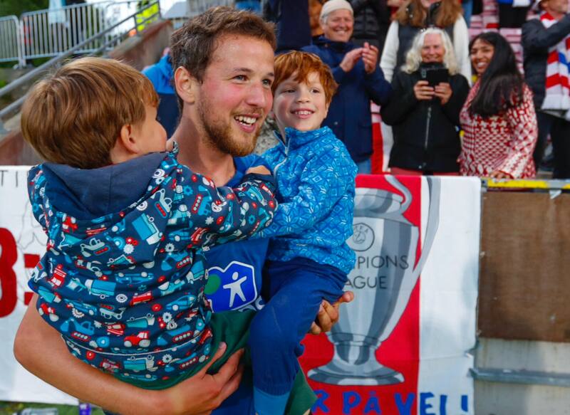 es el delantero noruego de madre chilena que la rompe en Europa. (Foto: @KFUMOslo)