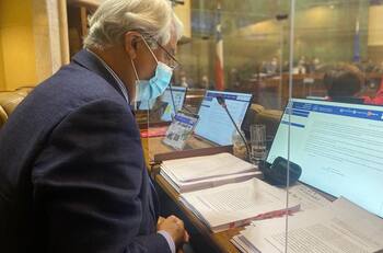 Acusación Constitucional: Jaime Naranjo se llena de memes por maratónica intervención contra Piñera