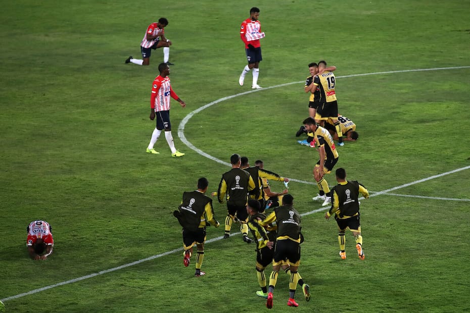 Celebrando el paso a semis tras eliminar a Junior de Barranquilla.