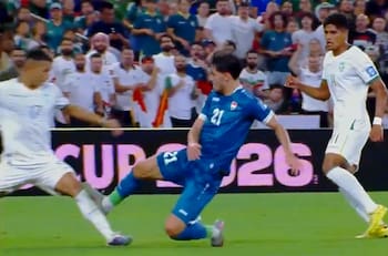 VIDEO | La brutal patada que era roja para Irak y pudo cambiar la historia de Bolivia: Indignación en La Verde