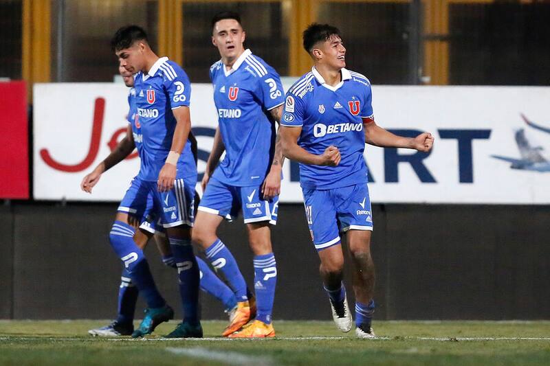 Bastián Tapia y Mauricio Morales debutaron en sus respectivos equipos. Foto: Aton.
