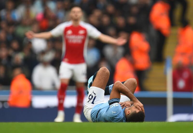 sufrió una grave lesión ante el Arsenal que lo marginará del resto de la temporada. (Foto: EFE)