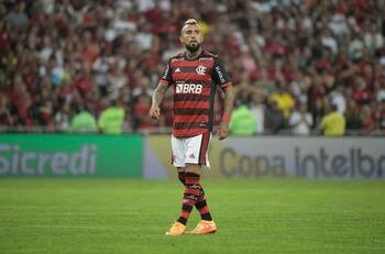 Arturo Vidal desató la locura de los hinchas del Flamengo en su segundo partido: "Absurda diferencia de calidad"