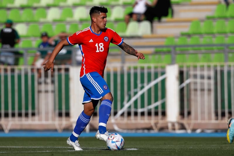 Brandon Cortés tiene doble nacionalidad. Ha jugado por inferiores de La Roja.