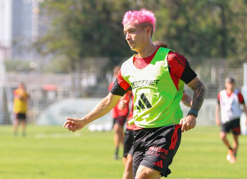 El extremo ya está a disposición del cuerpo técnico de Fernando Ortiz. Foto: @Colocoloficial.