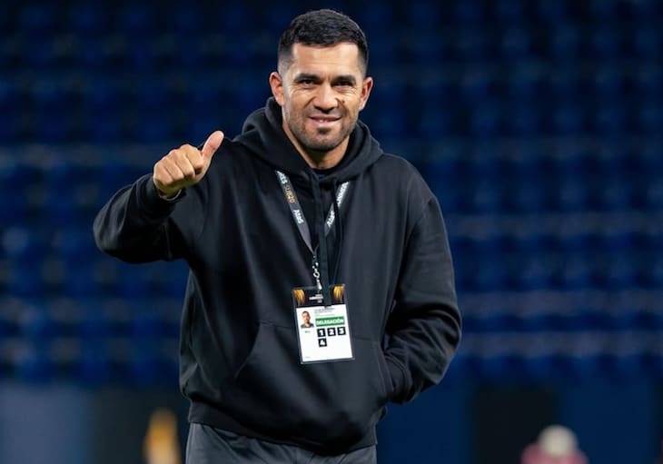 Es el DT de moda del fútbol chileno y también geógrafo: “Me titulé mientras jugaba y estudié dos carreras más”