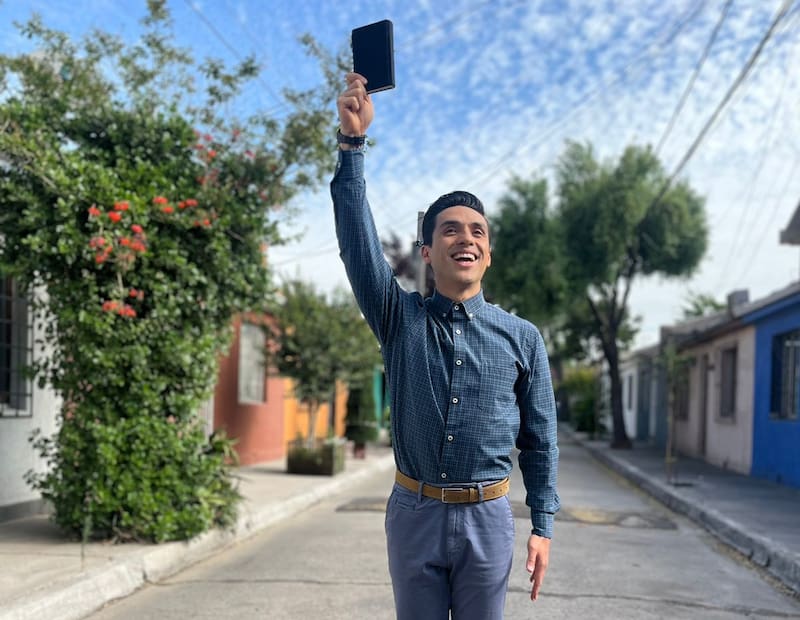 Diego Boggioni es Esaú en "Amores de Mercado"