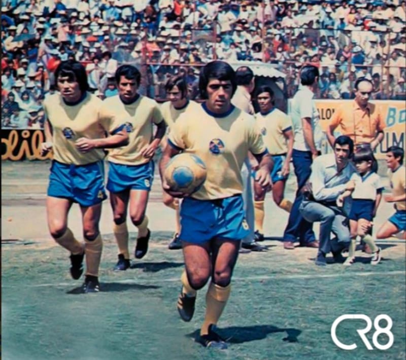 El jugador chileno recuerda que los primeros meses se quería volver de México. No se acostumbraba al fútbol y al club le estaba yendo pésimo.