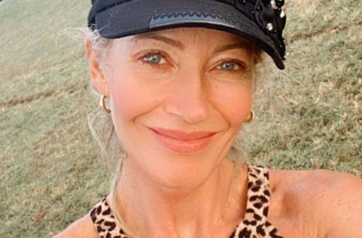 Marcela Vacarezza se llena de elogios tras compartir foto con sus hijas preparándose para asistir a matrimonio