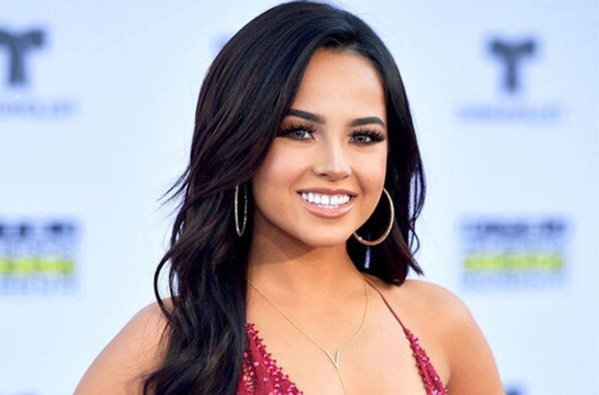 La postal familiar de Becky G que sacó aplausos en redes sociales