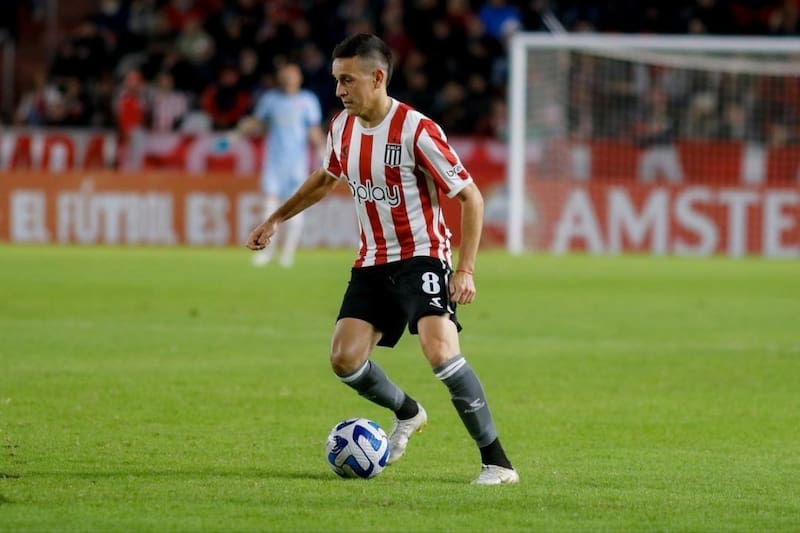 Fernando Zuqui fue pedido por el director técnico de la UC, Tiago Nunes.