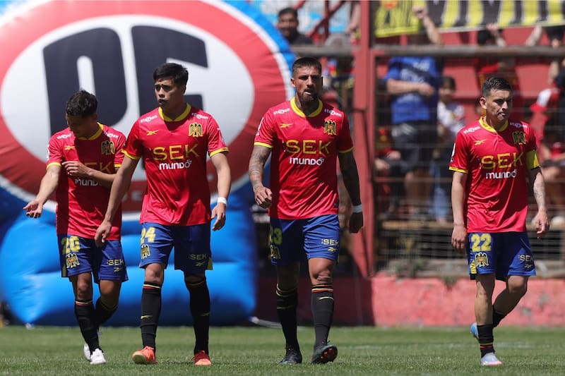 Ignacio Jeraldino, tercero en la foto de izquierda a derecha, jugará en Ñublense de Chillán. Foto: Agencia Aton.