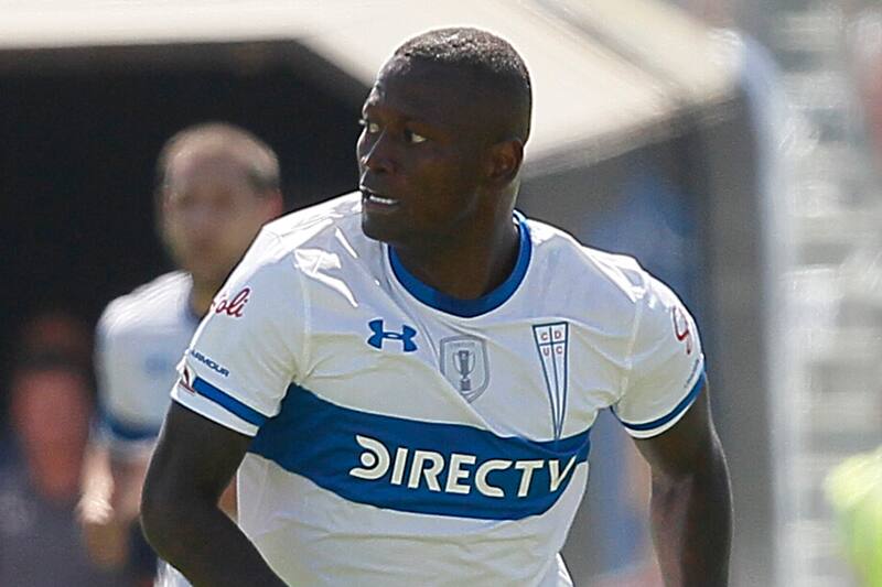 Futbol, Colo Colo vs Universidad Católica
Quinta fecha, campeonato nacional 2019
El jugador de Universidad Católica Duvier Riascos controla el balon durante el partido de primera division realizado en el estadio Monumental de Santiago, Chile
17/03/2019
Dragomir Yankovic/Photosport
Football, Colo Colo vs Universidad Católica
Fifth date, National Championship 2019
Universidad Católica's player Duvier Riascos controls the ball during the first division football match held at the Monumental stadium in Santiago, Chile.
17/03/2019
Dragomir Yankovic/Photosport