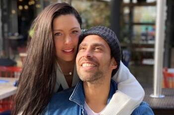 Sellaron su amor con el castillo de fondo: Daniela Aránguiz y Jorge Valdivia tuvieron un romántico momento en Walt Disney World