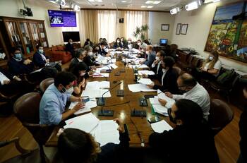 Quinto Retiro del Gobierno: Comisión aprobó proyecto alternativo de 10% acotado