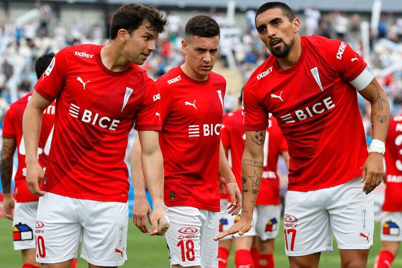 La UC quiere aferrarse al Chile 3 de Copa Libertadores. Foto: Agencia Aton.