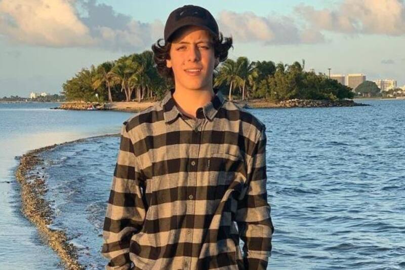 El hijo de Cecilia Bolocco disfruta de sus vacaciones.