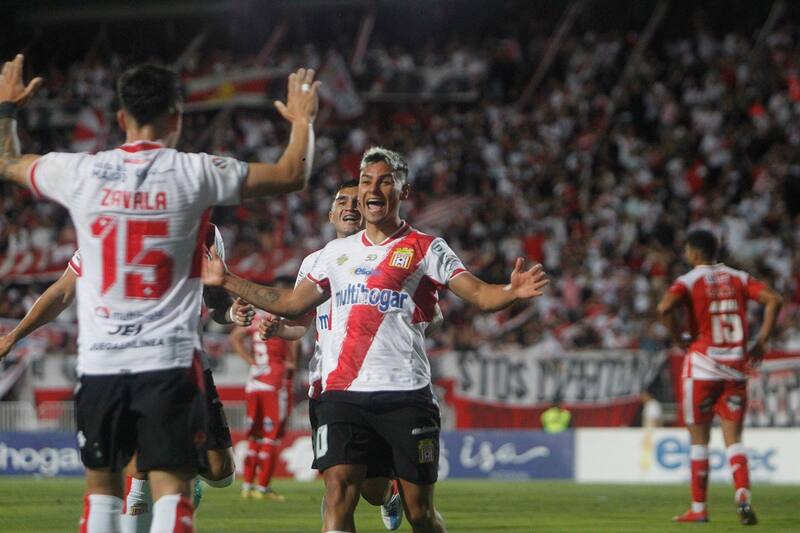 Curicó Unido debutará ante Cerro Porteño. Foto: Agencia Aton.