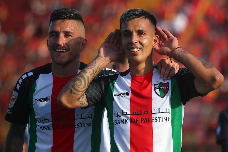 jugando en Palestino. Foto: Agencia Aton.