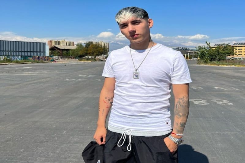 Pailita ya ha expandido su lujosa colección de coches deportivos, y no ha escatimado en precios, pues el costo de uno de ellos sobrepasa los 100 millones de pesos.