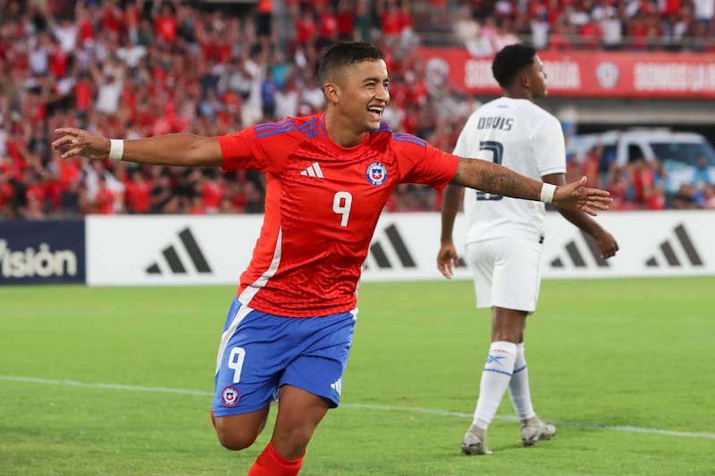 venció a Panamá en el Estadio Nacional, con tres goles de Nicolás Guerra. Foto: Agencia Aton.