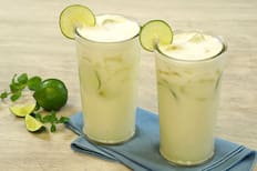 Receta de tres limonadas cremosas con base de limón, frambuesa y mango: Ideales para días de calor