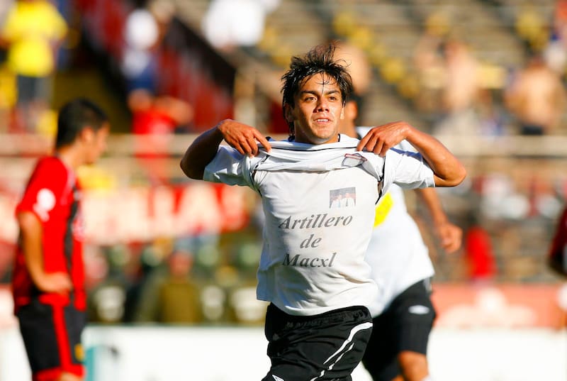 El Artillero de Macul defendió las camisetas de Colo Colo (Primera División); Everton (Primera División); Coquimbo Unido (Primera B); Colo Colo B (Segunda); Deportes Puerto Montt (Segunda); Colchagua (Tercera A); Real San Joaquín (Tercera A); y Buenos Aires de Parral (Tercera B).
