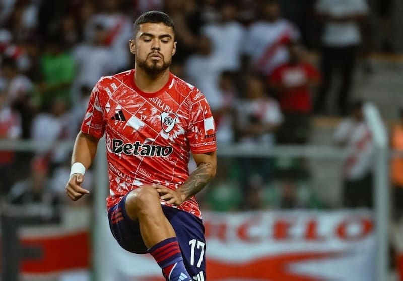 . El chileno fue titular en River Plate. Foto: @RiverPlate en Instagram.