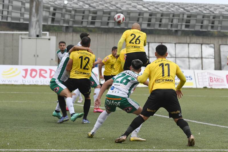 Humberto Suazo le dio la victoria a San Luis de Quillota en Puerto Montt. (Foto: @sanluis_qta)