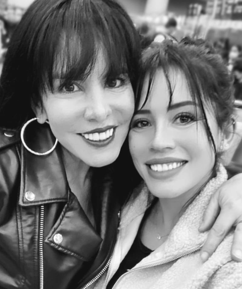 Anita Alvarado y Angie Alvarado. Créditos: Instagram.