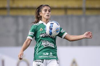 Gisela Pino la rompe en Colombia: La ex Colo Colo fue elegida como la mejor extranjera de la Liga