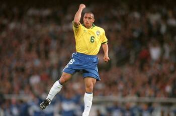 Cumple 47 años: Mira los 10 mejores goles de Roberto Carlos