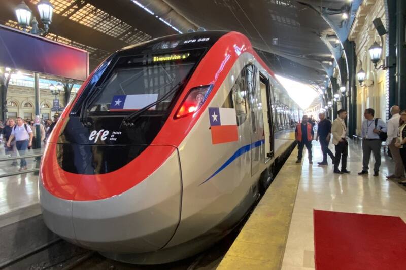 El tren permite alcanzar los 160 kilómetros por hora, siendo el más rápido a nivel regional.