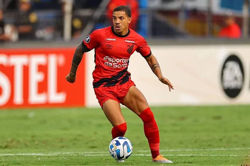 El futbolista uruguayo pasó por Chile en 2016 y 2017. Luego su carrera despegó: fue campeón de la Sudamericana, subcampeón de la Libertadores y hoy fue fichado por el campeón de América.