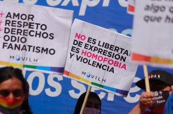 "Te voy a violar con mi luma": Denuncian ataque lesbofóbico de Carabineros en Valparaíso