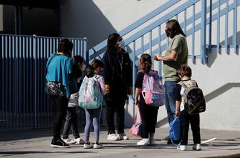 ¿Qué pasará con el uso de la mascarilla en los colegios? Este es el nuevo protocolo del Mineduc