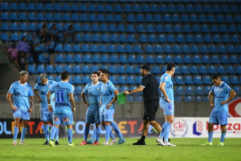 Los Dragones no tuvieron un buen arranque en el Campeonato Nacional. Hoy, sin embargo, arrancan el camino en la Libertadores. Foto: Agencia Aton.