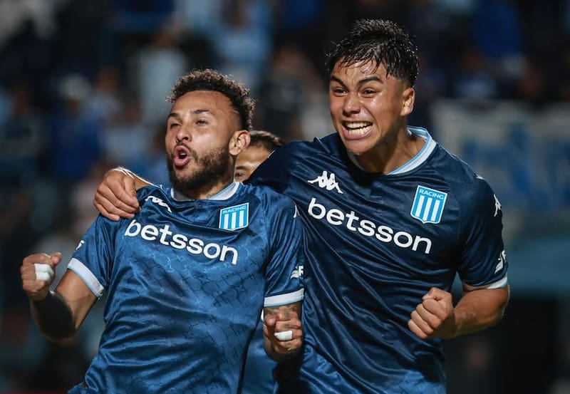 El chileno tuvo un tremendo debut con la camiseta de Racing. Foto: @racingclub.