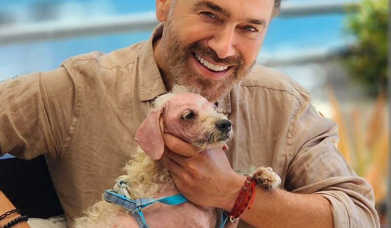 Jordi Castell adoptó a una perrita.