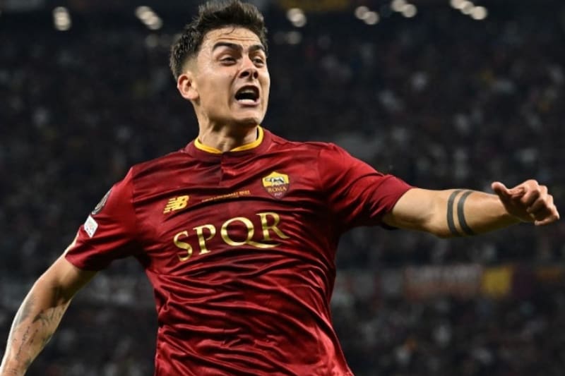 Dybala adelantó a la Roma sobre el Sevilla. (EFE)