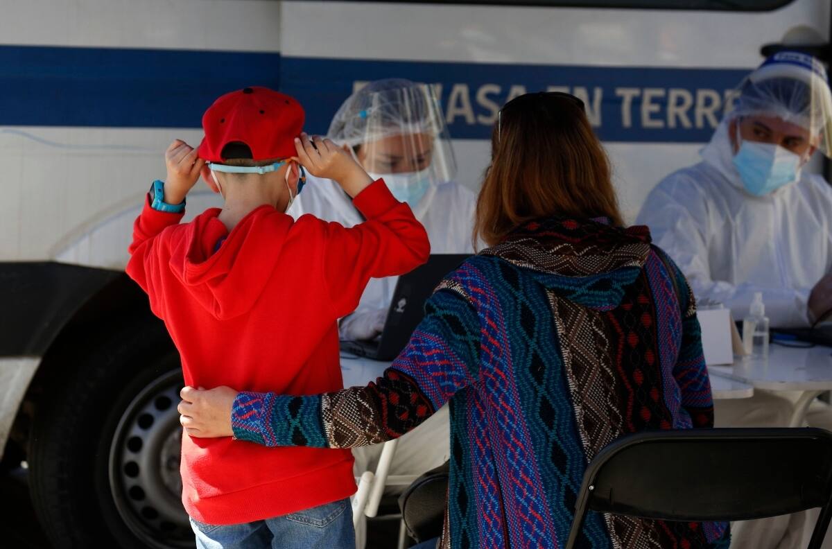 Reporte Covid-19: Chile registró 4.069 contagios y los casos activos superaron los 22 mil