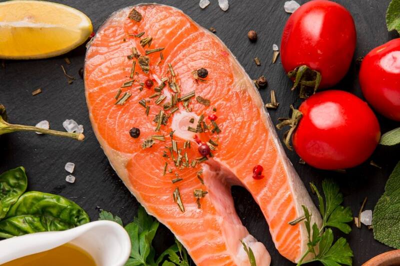 Según Harvard, los peces pequeños presentan niveles más altos de Omega-3, vitamina A y calcio.