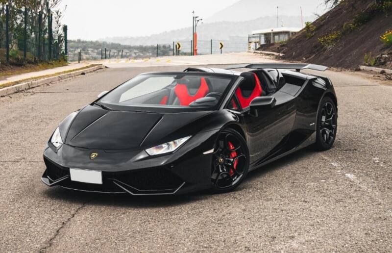 El hijo de Raquel Argandoña estrenó este auto en octubre del 2024. Créditos: Instagram