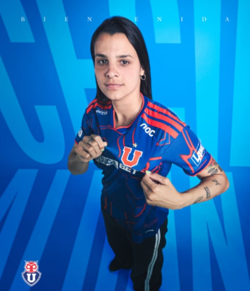 "Me considero una jugadora que puede ayudar en goles y asistencias", señaló en su primera declaración vistiendo la camiseta azul. Foto: Instagram U de Chile femenino