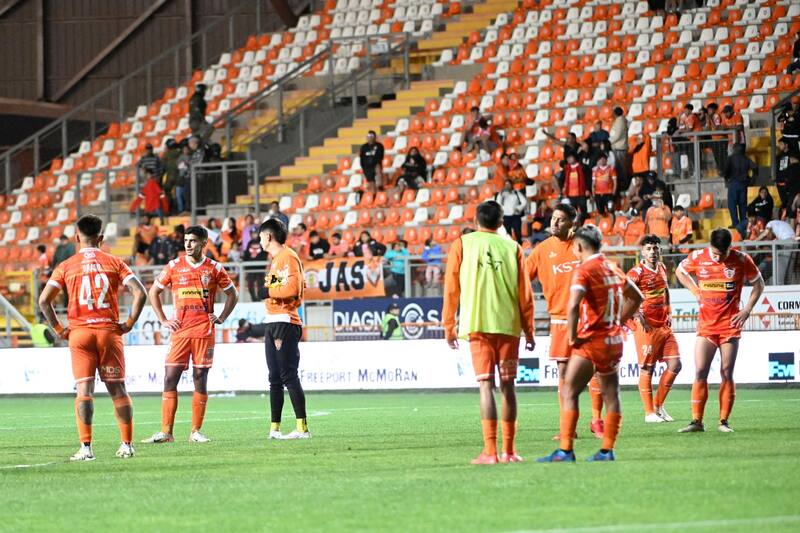 está virtualmente descendido a la Primera B. Foto: Agencia Aton.